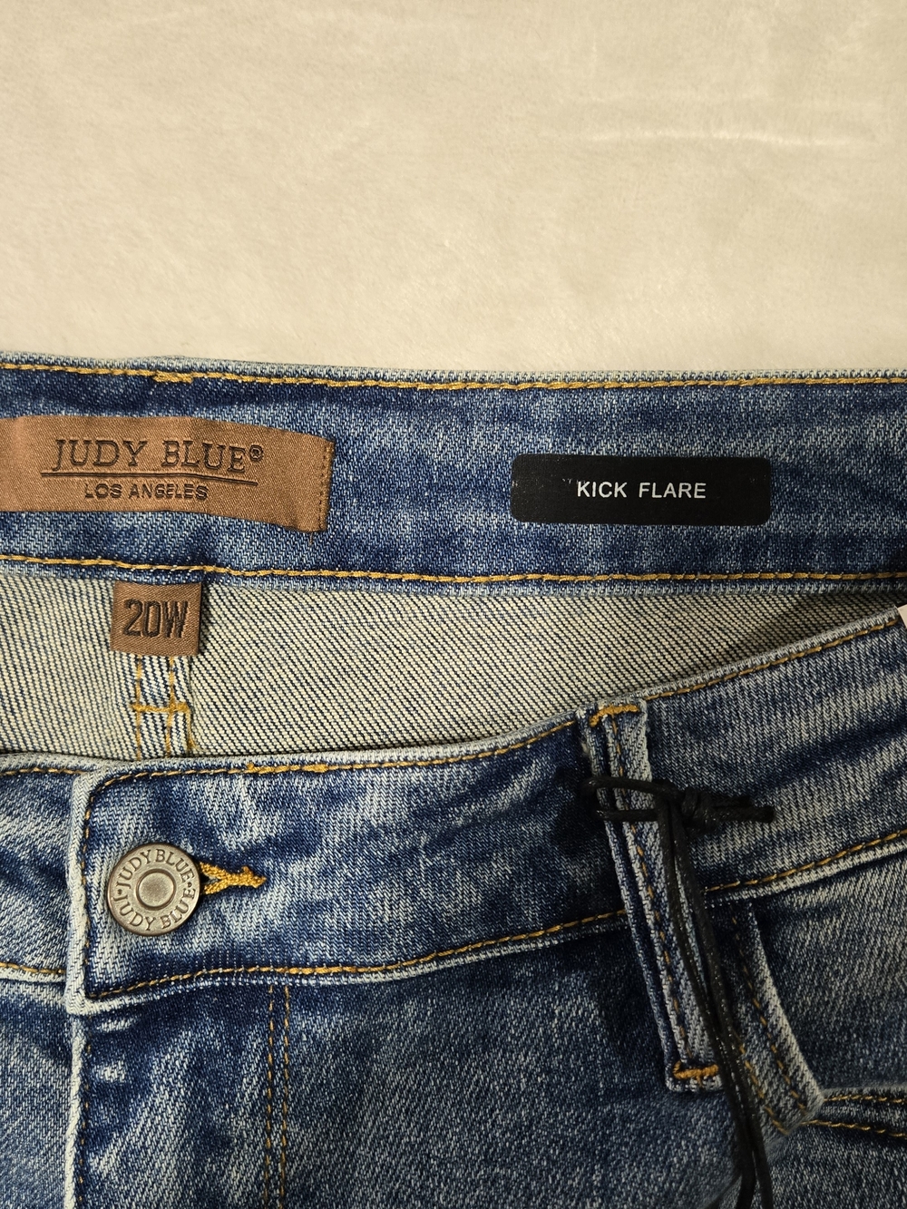 Judy Blue Mid Rise Kick Flare Light Blue Ankle Jeans 20W New - Picture 3 of 7